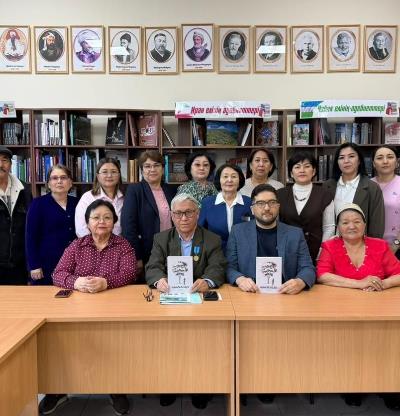 برگزاری مراسم رونمایی از کتاب درخت خاکستری